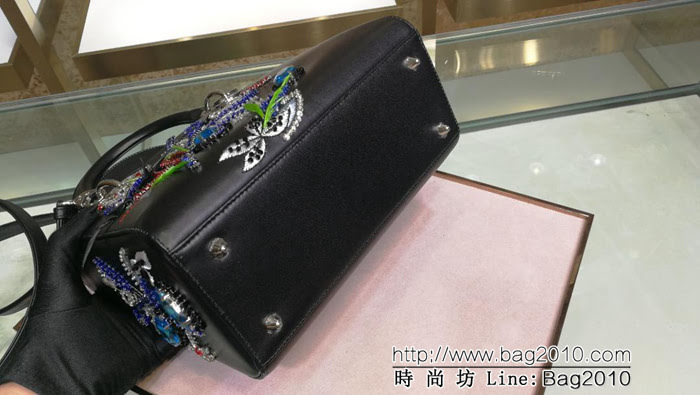 DIOR迪奧 五格刺繡 牛皮玻璃水晶鑽 全手工刺繡一朵花 手提包 可手提亦可肩背或斜挎  zdo1143
